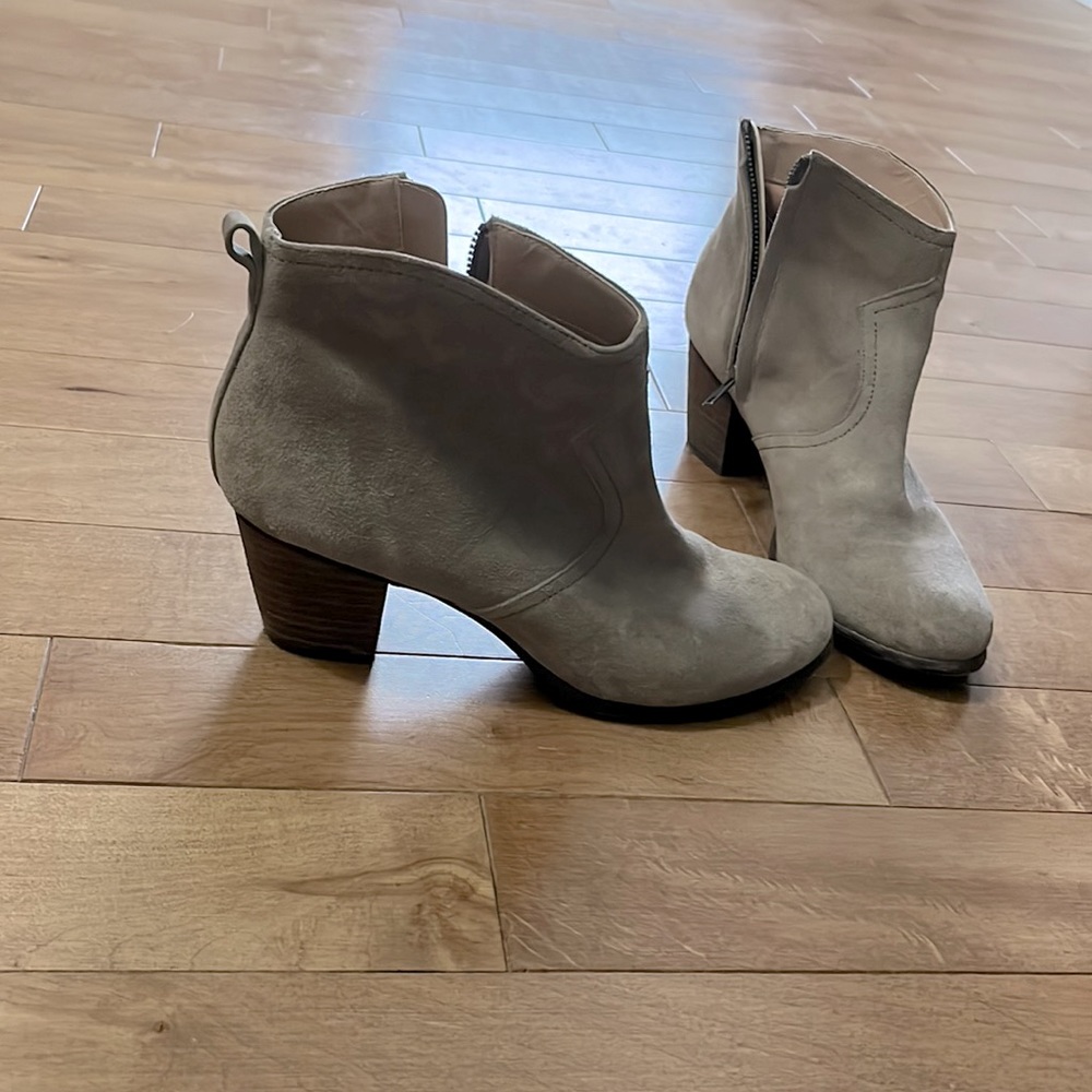 Ankle boots